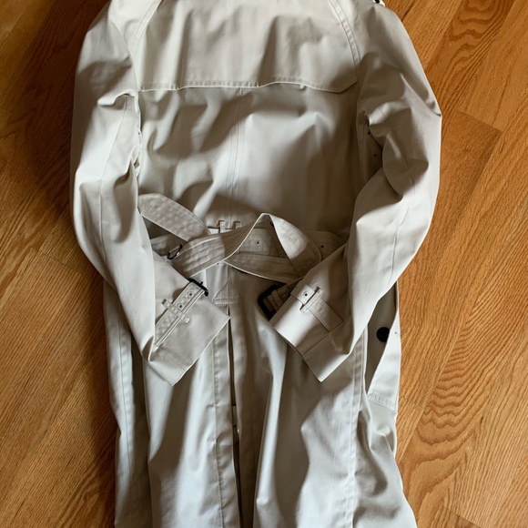 Burberry Trench Coat - Picture 4 of 5